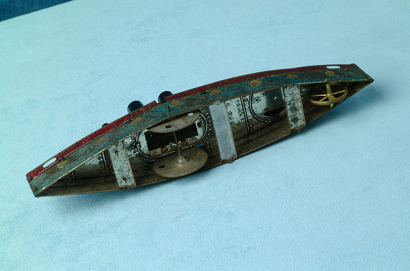 《Charles Rossignol〈C.R.〉装甲艦ブリキ玩具（フランス、c.1900）》